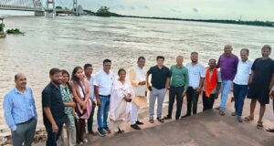 बाढ़ प्रभावित क्षेत्रों का विधायक और कलेक्टर ने लिया जायजा राहत-बचाव की तैयारियों की समीक्षा, अधिकारियों को दिए जरूरी निर्देश