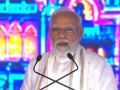 गुजरात के वडोदरा में PM मोदी का मेगा शो, बोले- “नाराज फूफा को फ्रेट कॉरिडोर की आलोचना का काम मिल गया”