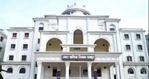 प्रतिबंध के बावजूद चिकन की बिक्री, निगम ने की ताबड़तोड़ कार्रवाई; दुकान संचालक पर लगा ₹2 हजार का जुर्माना