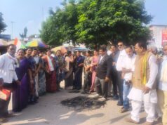 वोट चोरी को लेकर नगर कांग्रेस कमेटी अध्यक्ष राकेश राठौर एवं जिला जिला कॉग्रेस कमेटी का आंदोलन