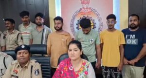 बुर्का पहनकर घर में घुसे, पिस्टल दिखाकर लूटे गहने; रेलवे कर्मचारी से भी की लूट, 6 आरोपी गिरफ्तार
