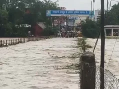 रायपुर में बारिश का कहर: खारुन नदी उफान पर, महादेव घाट पुल पर पानी; आवाजाही पूरी तरह बंद