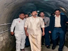तमिलनाडु के मंदिरों में अब स्मार्टफ़ोन लेकर जाने पर पाबंदी, विजय सरकार ने जारी किया आदेश
