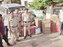 डोंगरगढ़ में शराब तस्करी का खेल: MP की 45 पेटी शराब जब्त, गाड़ी मिली लेकिन तस्कर फरार