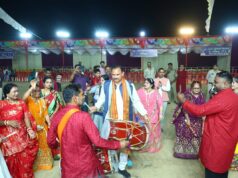 गरबा सीजन-3 में छाया भक्ति और उत्साह का रंग, पत्नी संग गरबा की ताल पर झूमे स्वास्थ्य मंत्री श्याम बिहारी जायसवाल