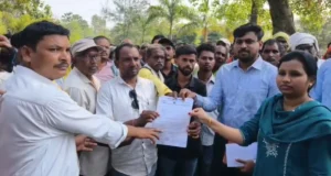 छत्तीसगढ़ में उद्योग लगाने की आहट से विरोध! धौराभाठा और सेम्हराडीह के ग्रामीणों ने सौंपा ज्ञापन