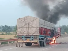 केल्हारी बस हादसे के बाद फिर चर्चा में NH-130, चलती ट्रक आग का गोला बनी