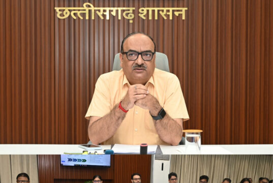 शासकीय योजनाओं के क्रियान्वयन और निर्माण कार्यों में तेजी लाई जाए : मुख्य सचिव विकासशील