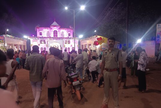 दुर्गा पंडालों से बाजारों तक पुलिस की पैनी नजर, SP त्रिलोक बंसल के निर्देश पर सुरक्षा सख्त