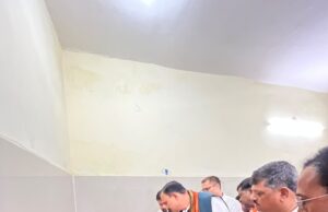 केल्हारी सड़क हादसे के घायलों से मिलने जिला अस्पताल चिरमिरी पहुंचे स्वास्थ्य मंत्री श्याम बिहारी जायसवाल