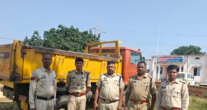 अवैध रेत परिवहन पर खनिज विभाग और पुलिस का शिकंजा, दो वाहन पकड़े
