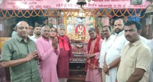 नेता प्रतिपक्ष डॉक्टर चरण दास महंत ने नवरात्र पर्व के छठवें दिन मां महामाया की पूजा अर्चना कर प्रदेशवासीयों के लिए सुख समृद्धि का मांगा आशीर्वाद