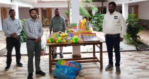 सेवा संकल्प अभियान में संवेदनशील पहल, बच्चों के लिए किया खिलौना दान