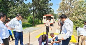 पीएम जनमन के सड़क निर्माण में गुणवत्ता पर सख्ती, कमियां मिलने पर नोटिस जारी करने के निर्देश