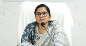 कलेक्टर ने साप्ताहिक समय-सीमा की बैठक में अर्नब साइक्लोन से संभावित वर्षा से निपटने एवं सीएम हेल्पलाइन 1076 में लंबित प्रकरणों का समय सीमा के भीतर निराकरण सुनिश्चित करने के दिए निर्देश