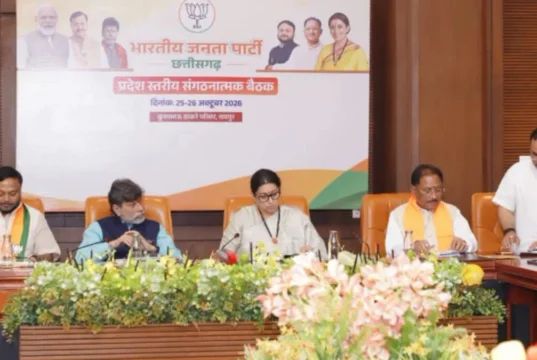 स्मृति ईरानी ने छत्तीसगढ़ BJP को दिया टारगेट, गांव-गांव पहुंचें कार्यकर्ता; फिर सरकार बनाने का संकल्प