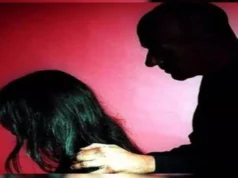 महासमुंद: 9वीं की छात्रा से छेड़छाड़ का आरोप, प्रभारी प्राचार्य पुलिस के हवाले